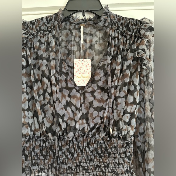 Free People Black Printed Long-sleeve Shirred Waist Blouse - Picture 2 of 5